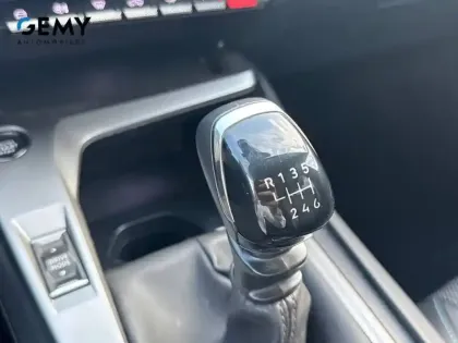 Photo 17 Peugeot 308  SW PureTech 130ch S&S BVM6