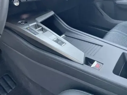 Photo 17 Peugeot 308  BlueHDi 130ch S&S EAT8