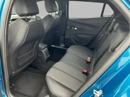 Photo 11 Peugeot 2008  Hybrid 136 e-DCS6