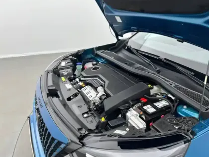 Photo 14 Peugeot 2008  Hybrid 136 e-DCS6