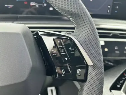 Photo 73 Peugeot 3008  Hybrid 145 e-DCS6