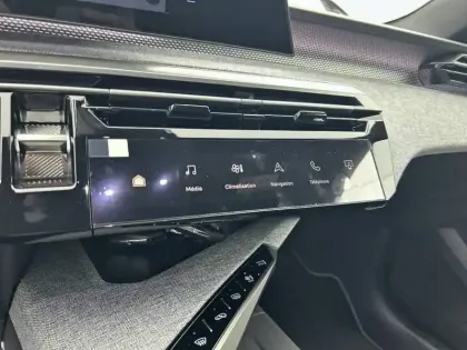 Photo 20 Peugeot 3008  Hybrid 145 e-DCS6