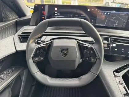 Photo 17 Peugeot 3008  Hybrid 145 e-DCS6