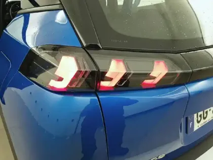 Photo 16 Peugeot 2008  BlueHDi 110 S&S BVM6