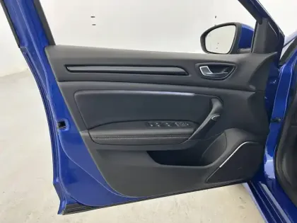 Photo 10 Renault Megane Mégane IV Berline TCe 160 EDC FAP