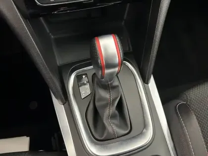 Photo 12 Renault Megane Mégane IV Berline TCe 160 EDC FAP