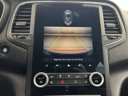 Photo 19 Renault Megane Mégane IV Berline TCe 160 EDC FAP