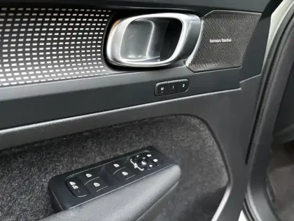 Photo 9 Volvo Xc40  B3 163 ch DCT7