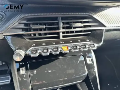 Photo 14 Peugeot 2008  PureTech 130 S&S EAT8