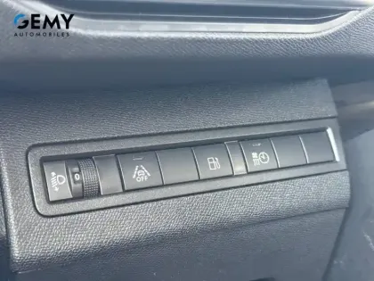 Photo 13 Peugeot 3008  Hybrid 225 e-EAT8