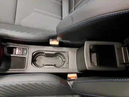 Photo 34 Renault Clio  E-Tech full hybrid 145 ch GSR2