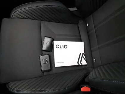 Photo 39 Renault Clio  E-Tech full hybrid 145 ch GSR2