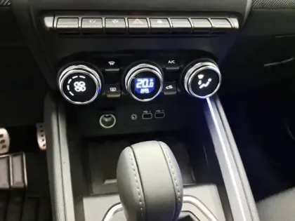 Photo 121 Renault Clio  E-Tech full hybrid 145 ch GSR2