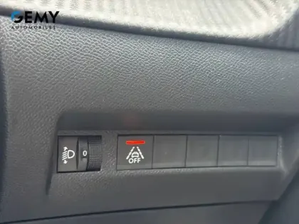 Photo 12 Peugeot 208  Electrique 50 kWh 136ch