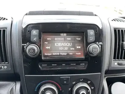 Photo 61 Peugeot Boxer Gén. II Ph3 NG2 Pack Asphalt Connect 4