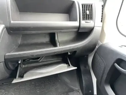 Photo 56 Peugeot Boxer Gén. II Ph3 NG2 Pack Asphalt Connect 4