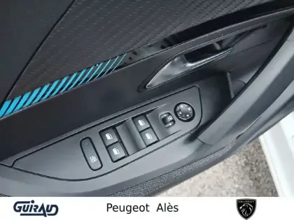 Photo 53 Peugeot 2008  PureTech 130 S&S EAT8