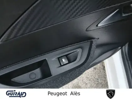 Photo 12 Peugeot 2008  PureTech 130 S&S EAT8