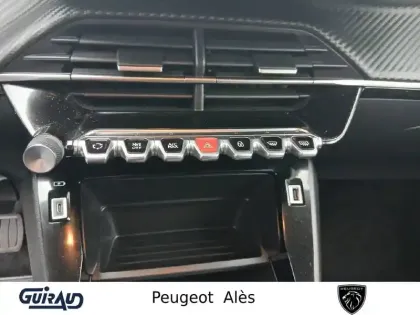 Photo 37 Peugeot 2008  PureTech 130 S&S EAT8