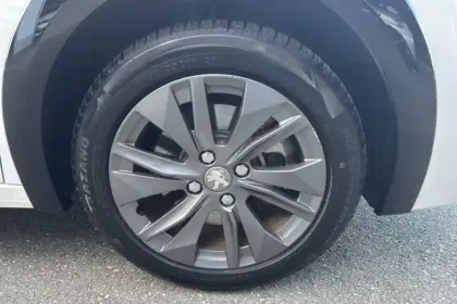 Photo 9 Peugeot 208  Electrique 50 kWh 136ch