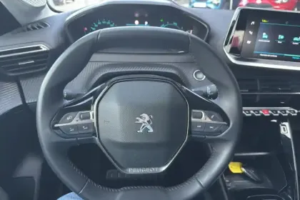 Photo 17 Peugeot 208  Electrique 50 kWh 136ch