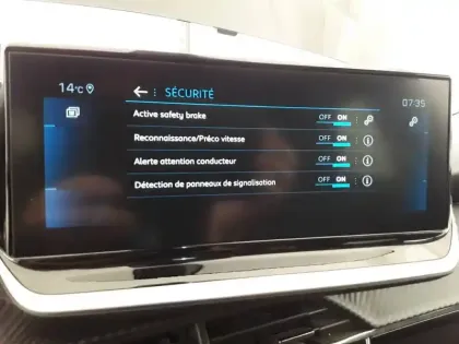 Photo 19 Peugeot 2008  PureTech 130 S&S EAT8