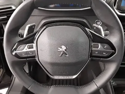 Photo 8 Peugeot 2008  PureTech 130 S&S EAT8