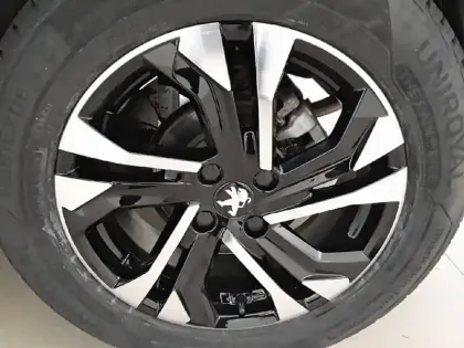 Photo 12 Peugeot 2008  PureTech 130 S&S EAT8