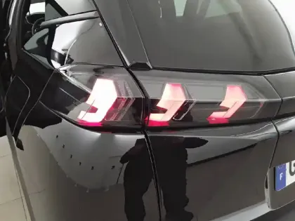 Photo 16 Peugeot 2008  PureTech 130 S&S EAT8