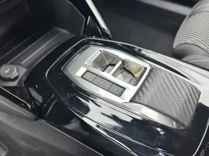 Photo 59 Peugeot 2008  Hybrid 136 e-DCS6