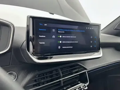 Photo 65 Peugeot 2008  Hybrid 136 e-DCS6