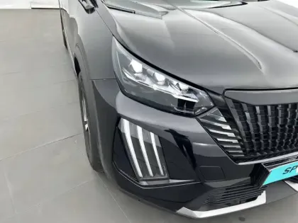 Photo 38 Peugeot 2008  Hybrid 136 e-DCS6