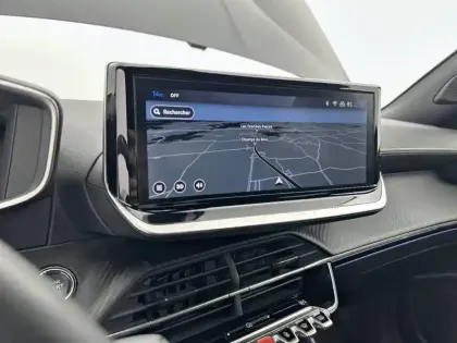 Photo 43 Peugeot 2008  Hybrid 136 e-DCS6