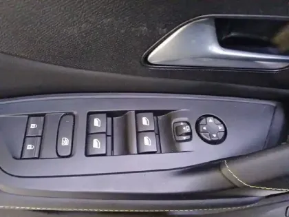 Photo 52 Peugeot 408  Hybrid 145 e-DCS6