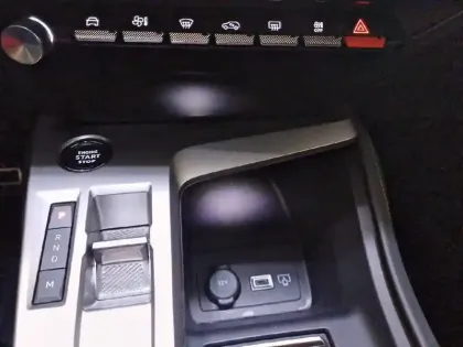 Photo 79 Peugeot 408  Hybrid 145 e-DCS6