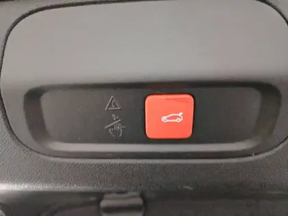 Photo 85 Peugeot 408  Hybrid 145 e-DCS6