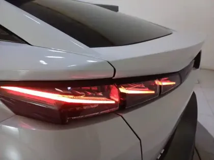 Photo 38 Peugeot 408  Hybrid 145 e-DCS6