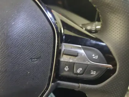 Photo 14 Peugeot 408  Hybrid 145 e-DCS6