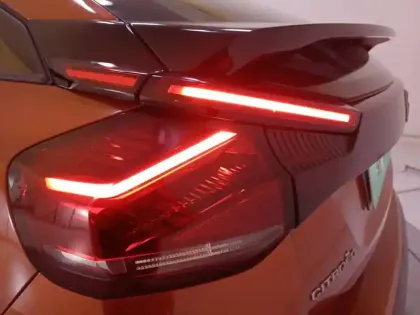 Photo 16 Citroën C4  PureTech 130 S&S EAT8