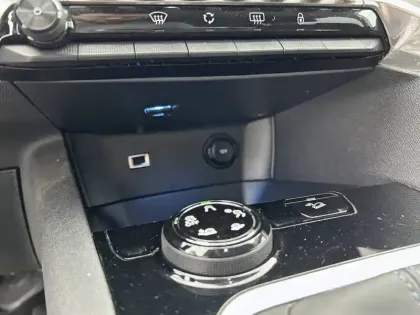 Photo 21 Peugeot 3008  1.2 Puretech 130ch S&S BVM6