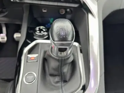 Photo 13 Peugeot 3008  1.2 Puretech 130ch S&S BVM6