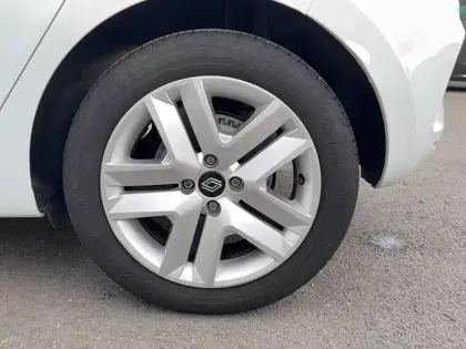 Photo 8 Renault Clio  Blue dCi 100 ch GSR2