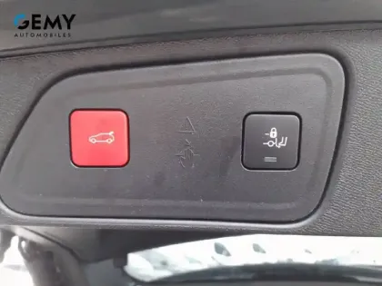 Photo 27 Peugeot 3008  Hybrid 225 e-EAT8