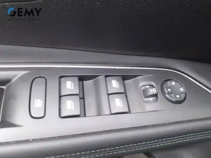 Photo 11 Peugeot 3008  Hybrid 225 e-EAT8