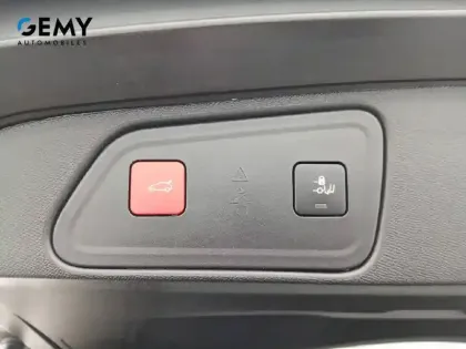 Photo 52 Peugeot 3008  Hybrid 225 e-EAT8