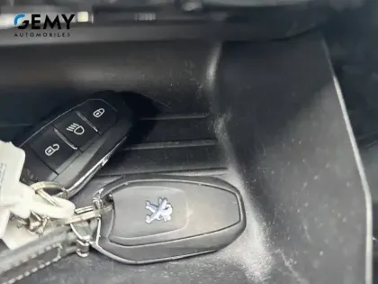 Photo 13 Peugeot 2008  BlueHDi 110 S&S BVM6