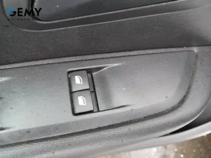 Photo 11 Peugeot 208  PureTech 75 S&S BVM5