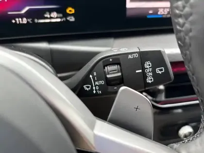 Photo 19 BMW Serie 3 Touring 330e 292 ch BVA8