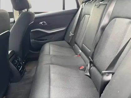 Photo 13 BMW Serie 3 Touring 318d 150 ch BVA8