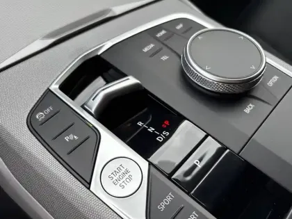 Photo 11 BMW Serie 3 Touring 318d 150 ch BVA8